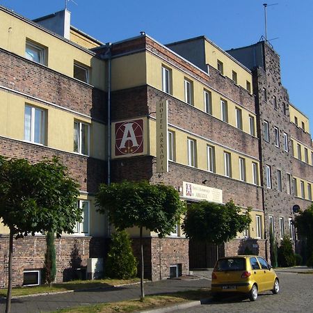 Hotel Arkadia Legnica Exterior foto